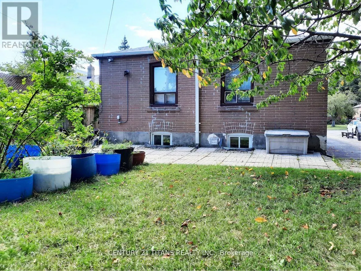 3 SAUGEEN CRESCENT