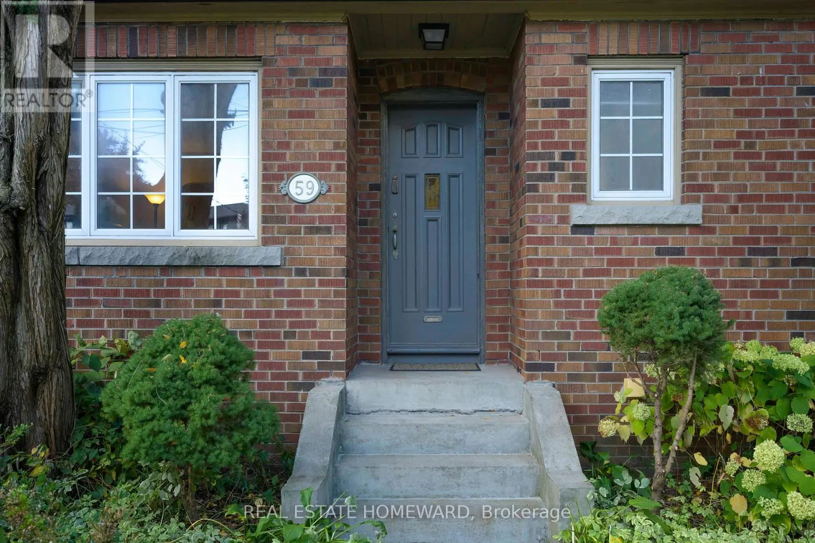 59 PARKVIEW HILL CRESCENT