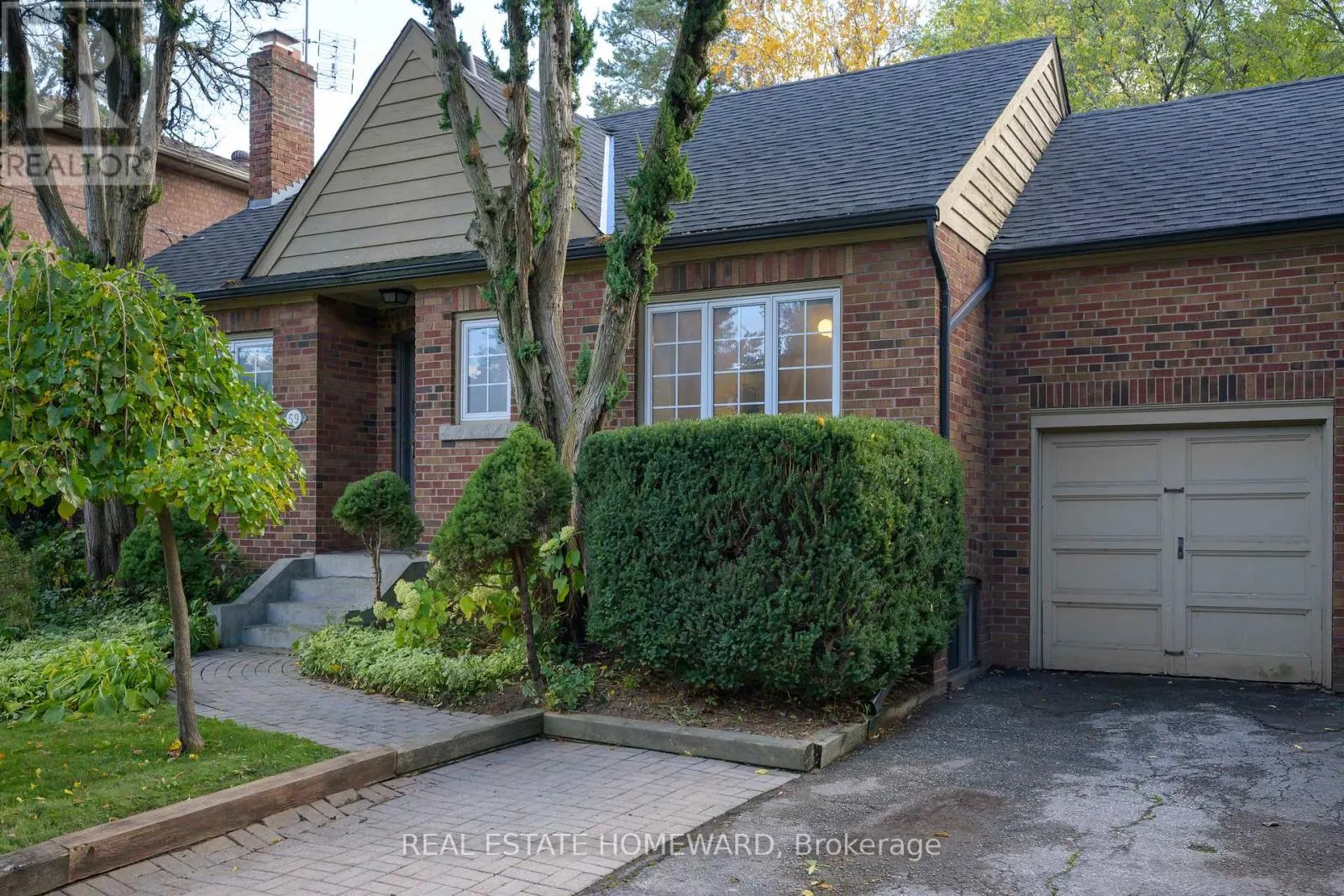 59 PARKVIEW HILL CRESCENT