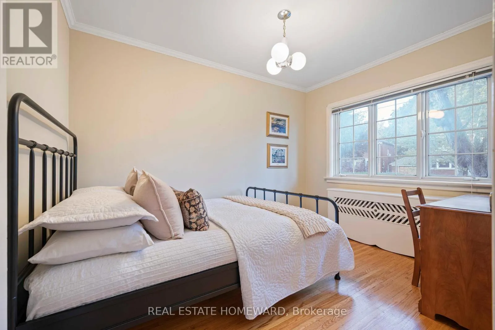 59 PARKVIEW HILL CRESCENT
