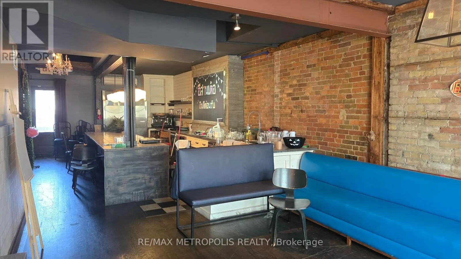 730 QUEEN STREET E