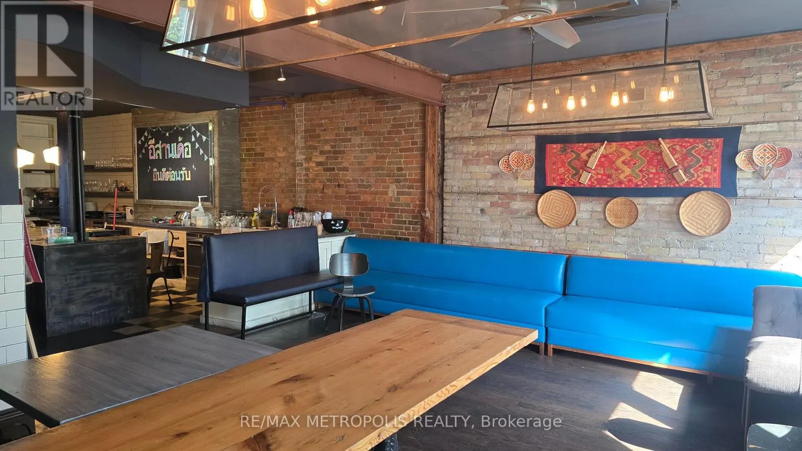 730 QUEEN STREET E