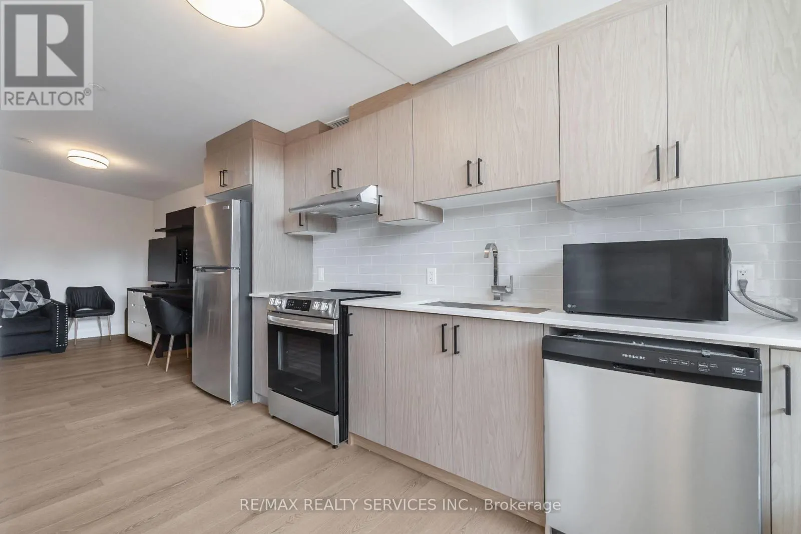 #3 - 30 DEAN PARK ROAD