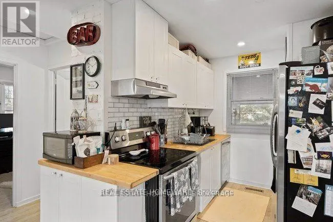 4 WARVET CRESCENT