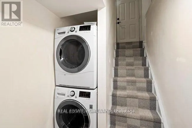 4 WARVET CRESCENT