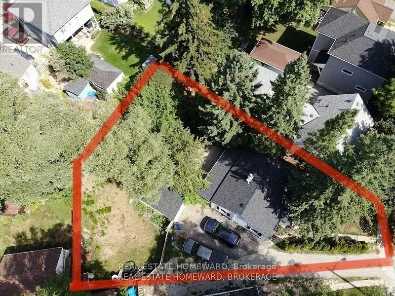 4 WARVET CRESCENT