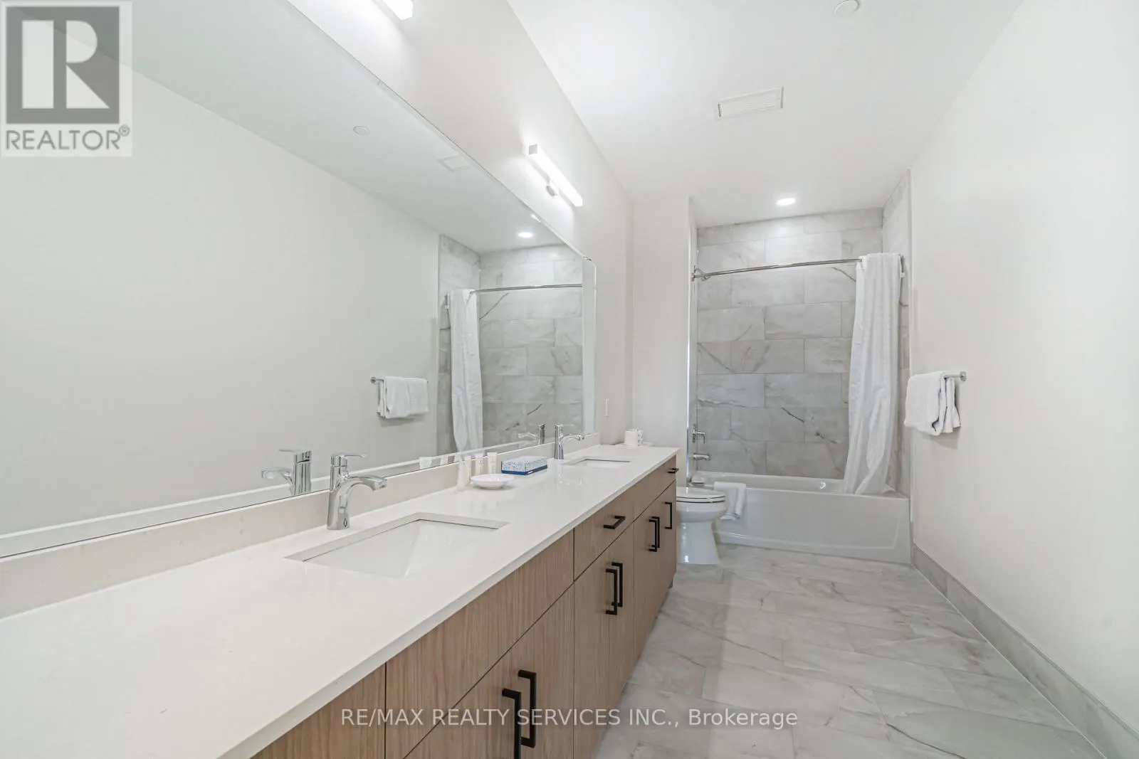 #4 - 30 DEAN PARK ROAD