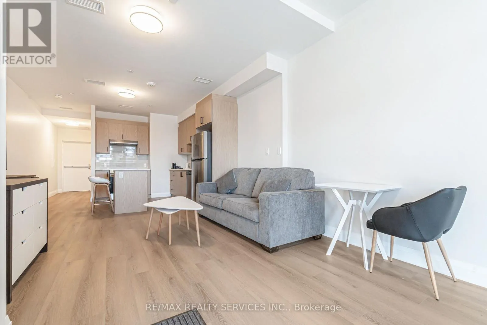 #4 - 30 DEAN PARK ROAD