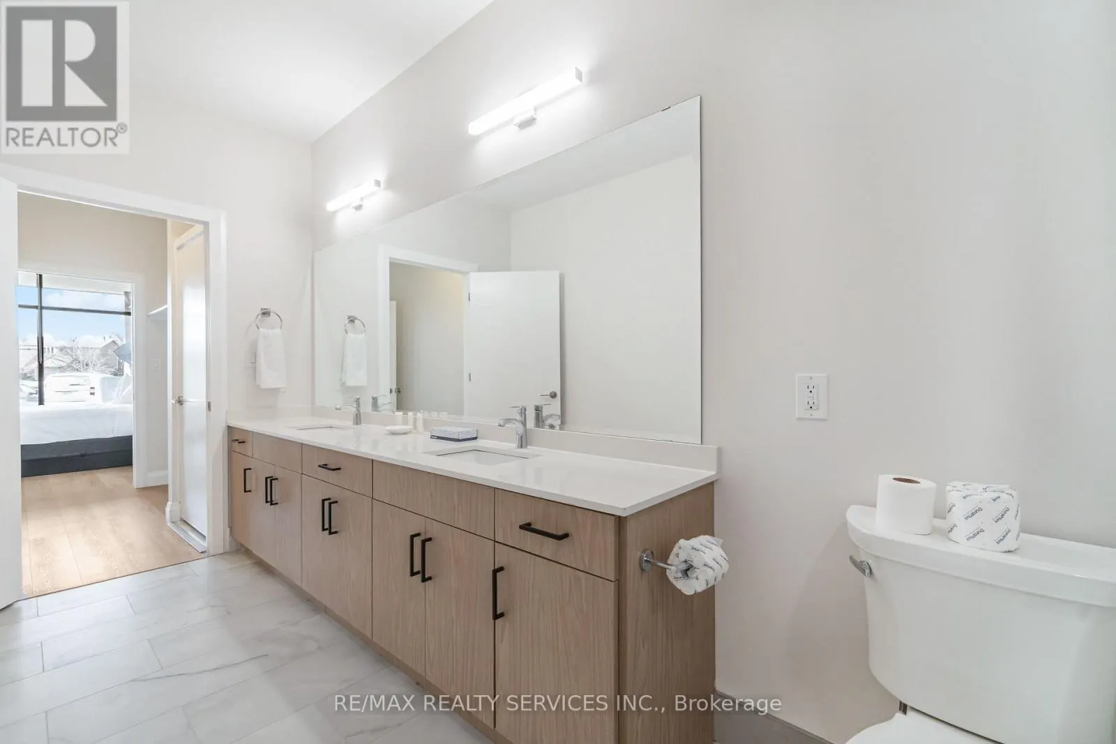 #4 - 30 DEAN PARK ROAD