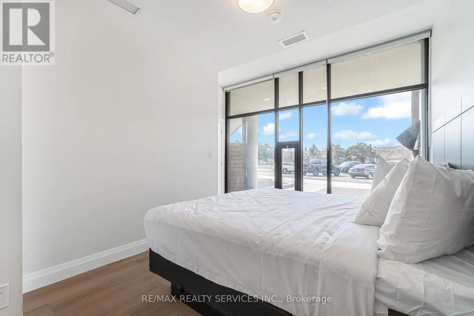 #4 - 30 DEAN PARK ROAD