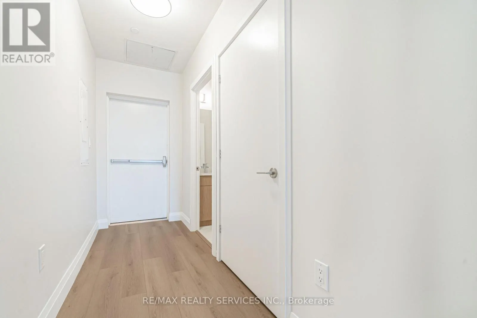 #4 - 30 DEAN PARK ROAD