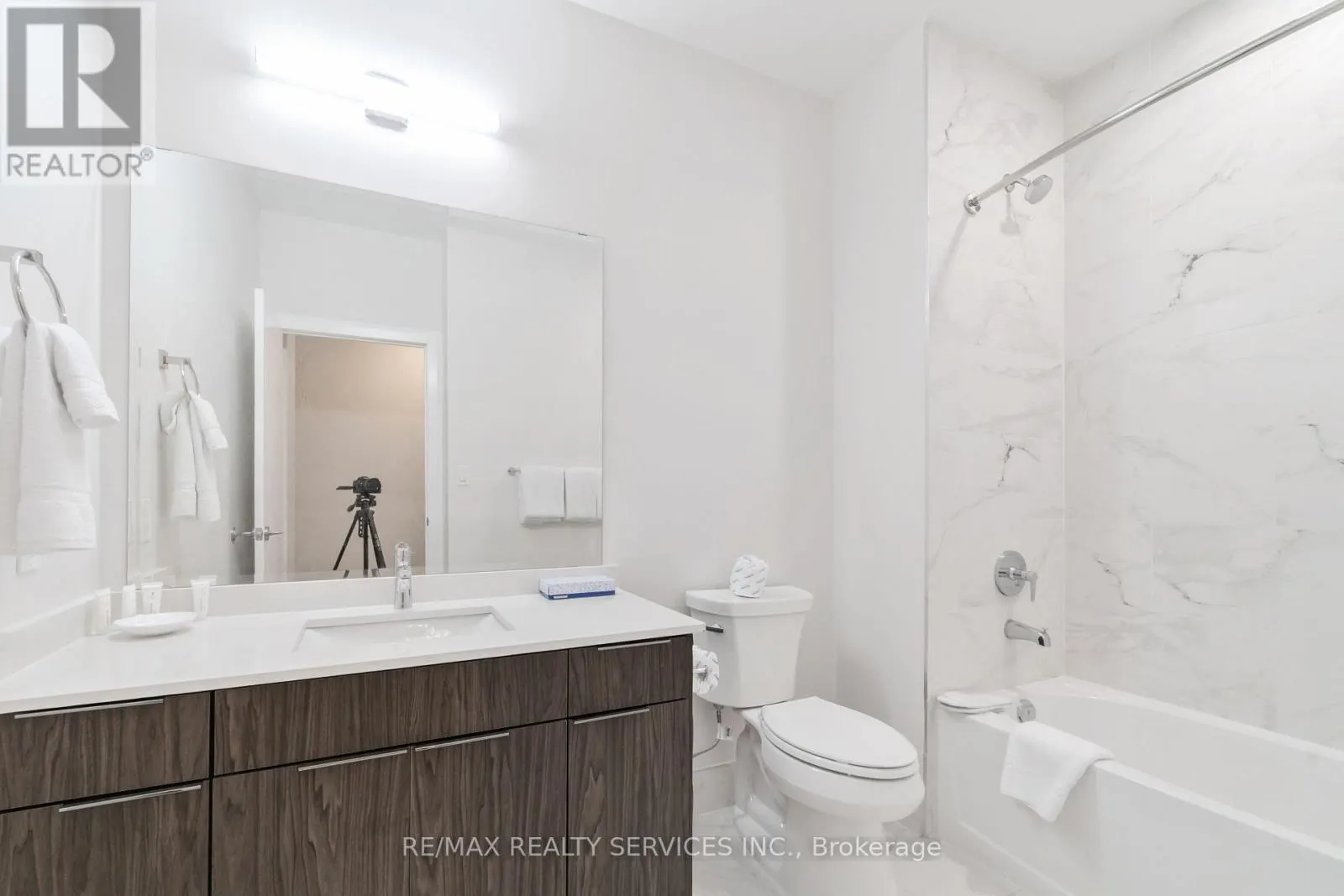 #5 - 30 DEAN PARK ROAD