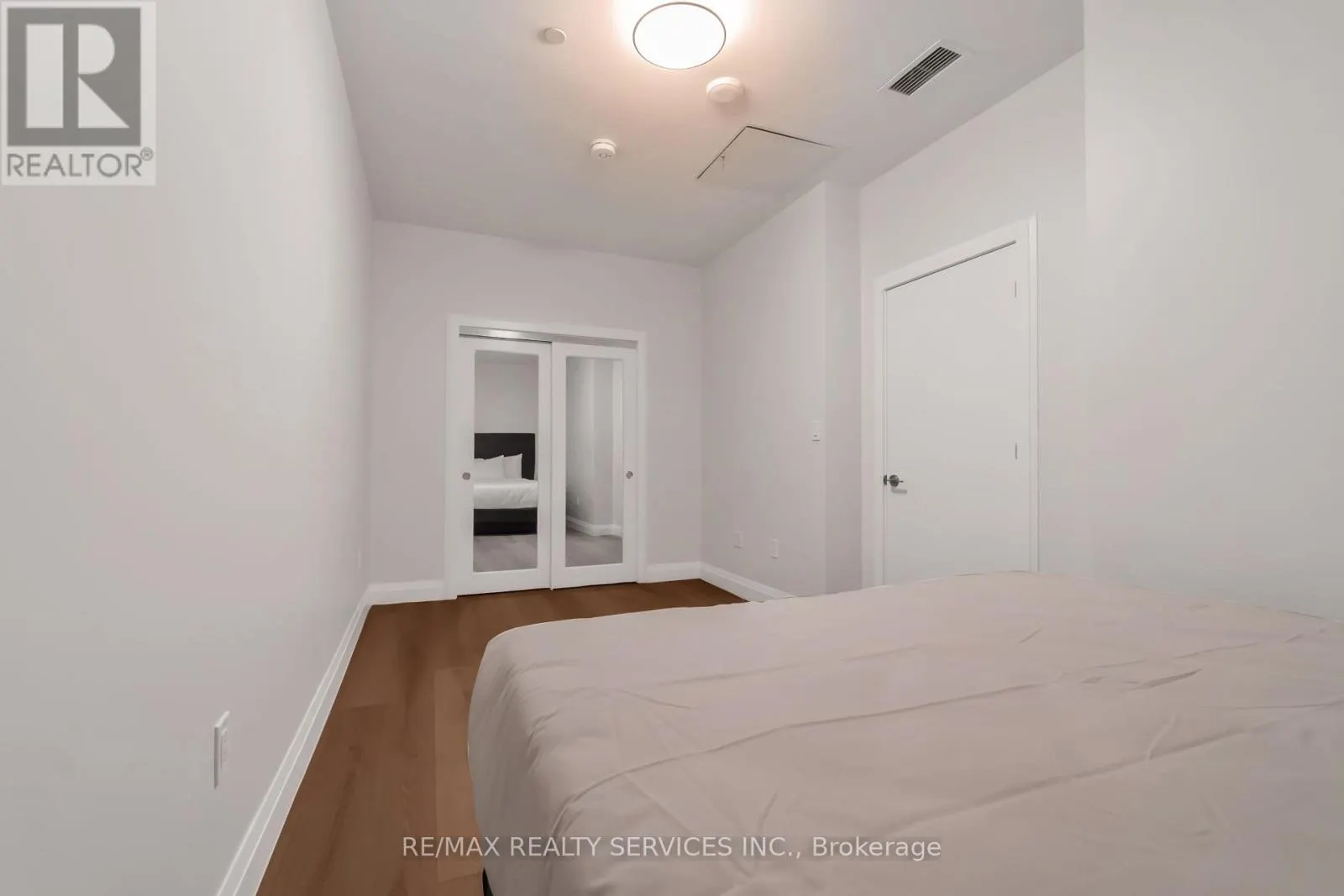 #5 - 30 DEAN PARK ROAD