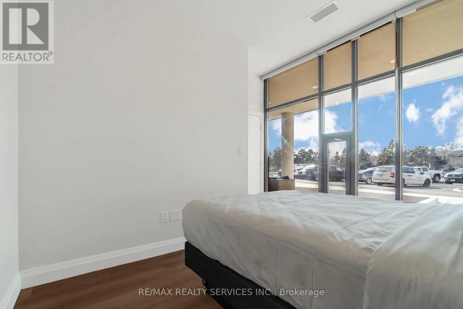 #5 - 30 DEAN PARK ROAD