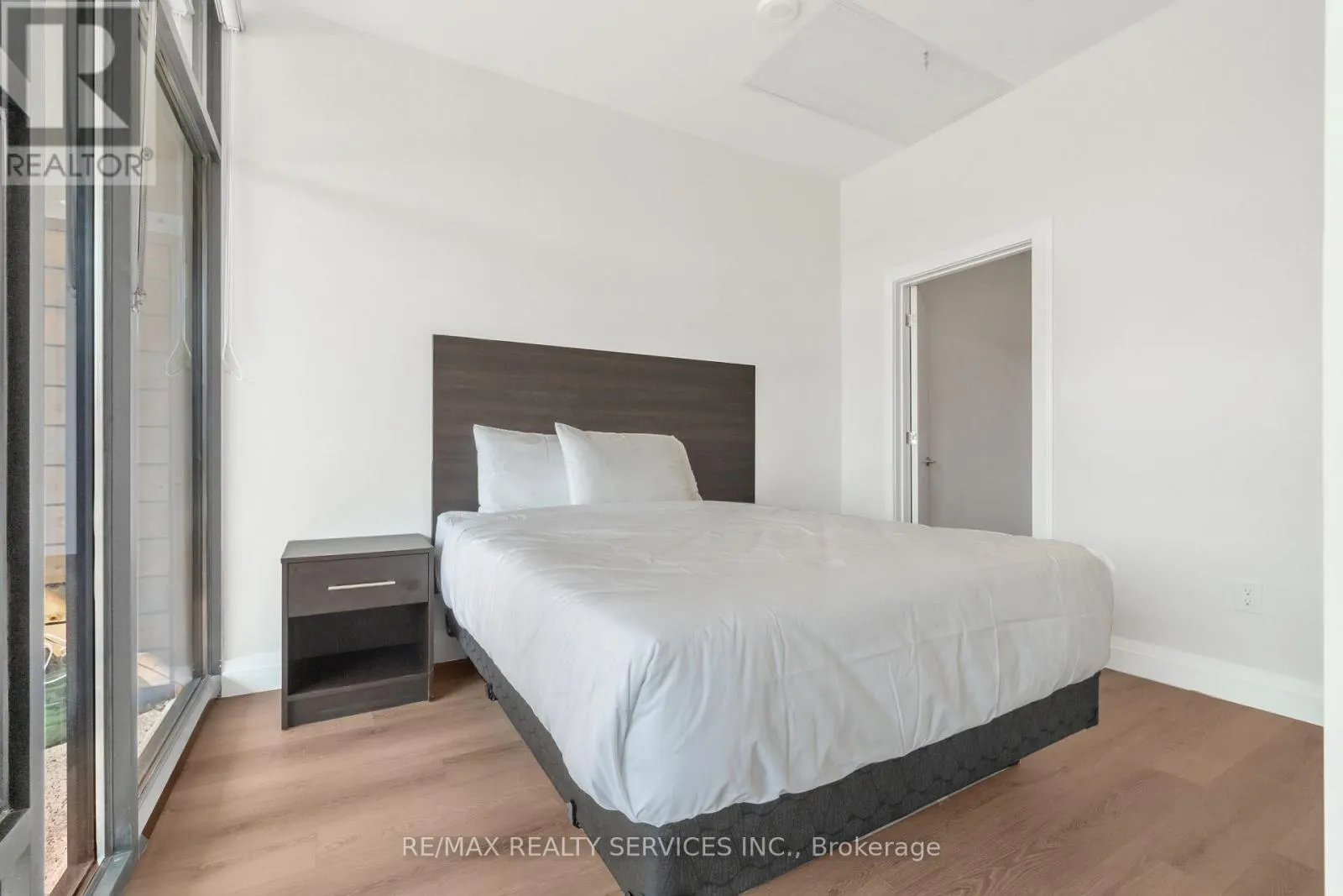 #5 - 30 DEAN PARK ROAD