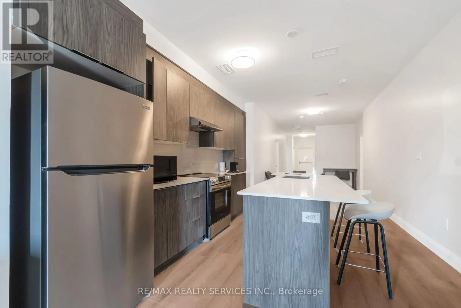 #5 - 30 DEAN PARK ROAD
