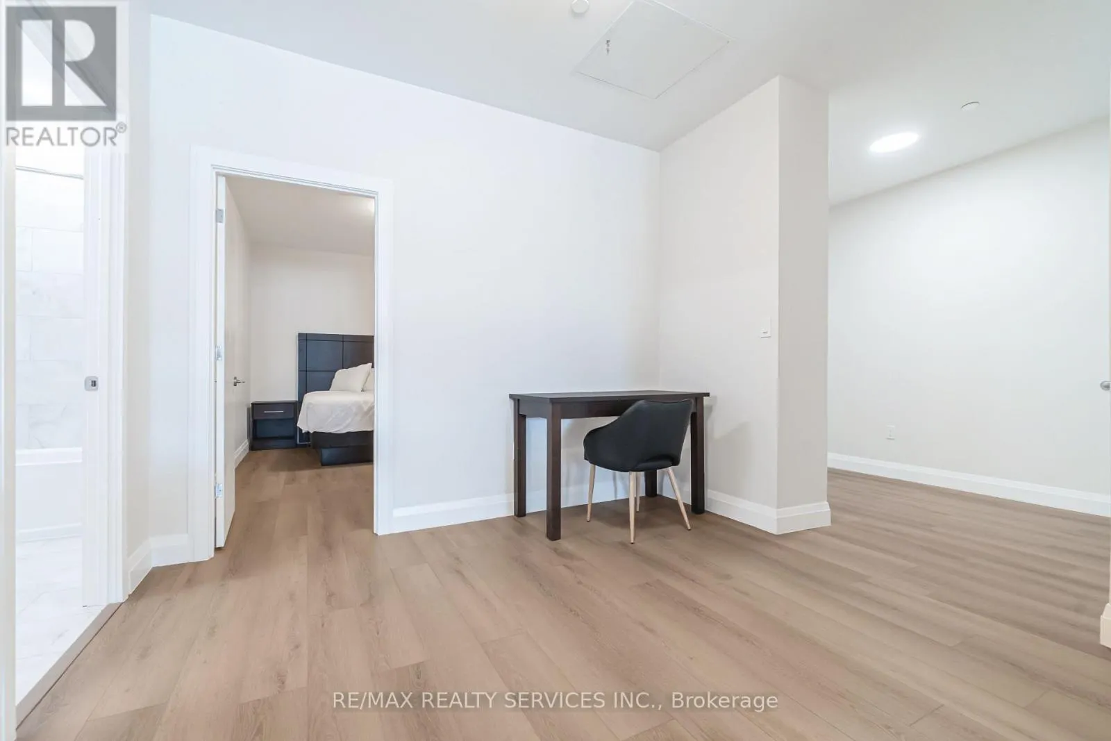 #6 - 30 DEAN PARK ROAD