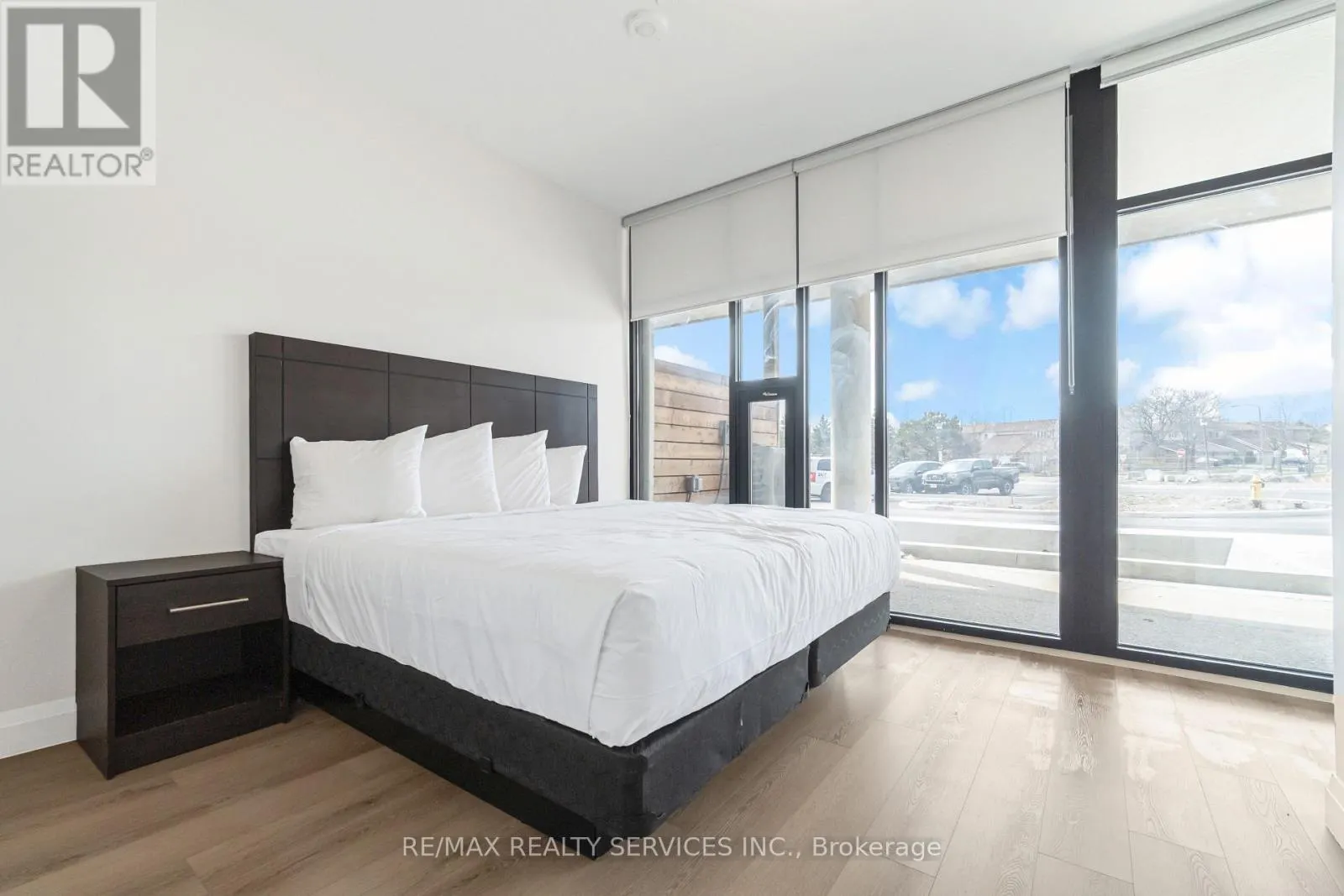 #6 - 30 DEAN PARK ROAD