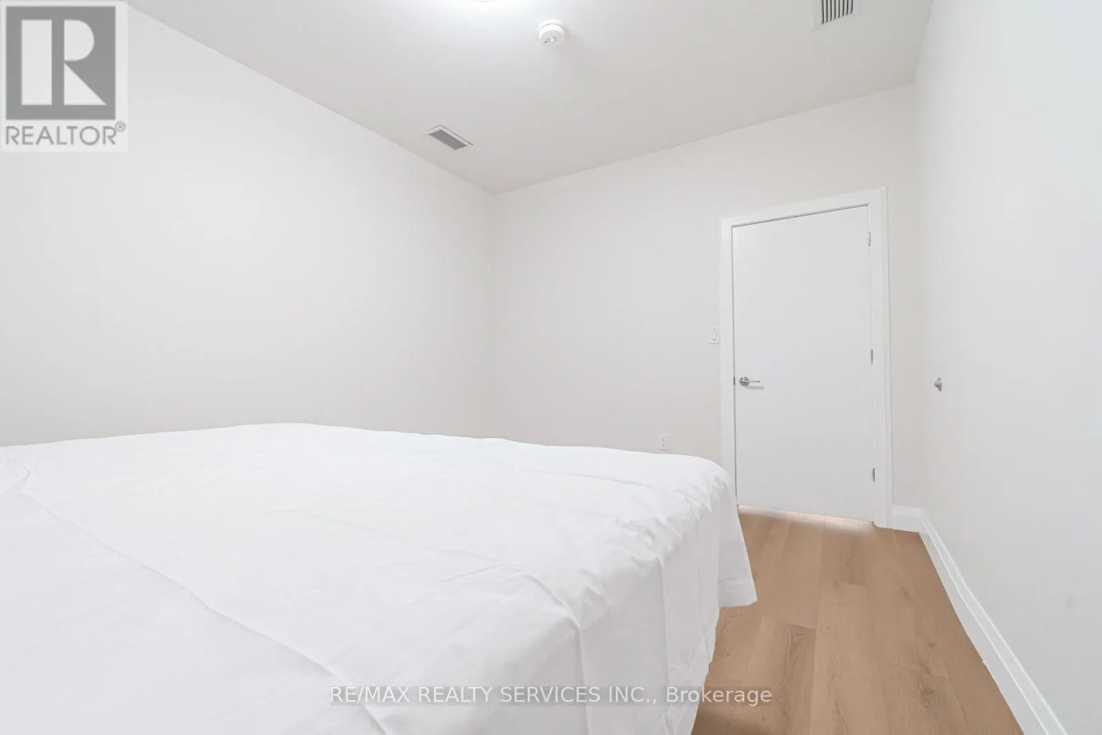 #6 - 30 DEAN PARK ROAD