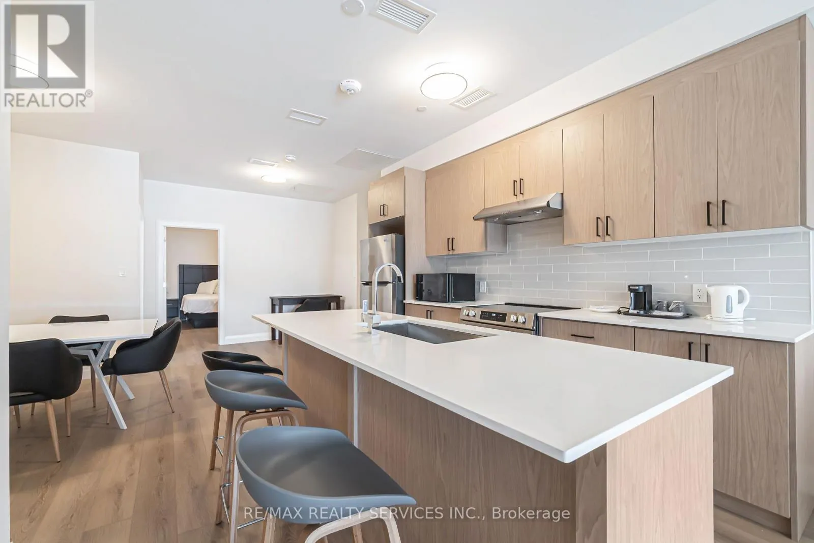 #6 - 30 DEAN PARK ROAD