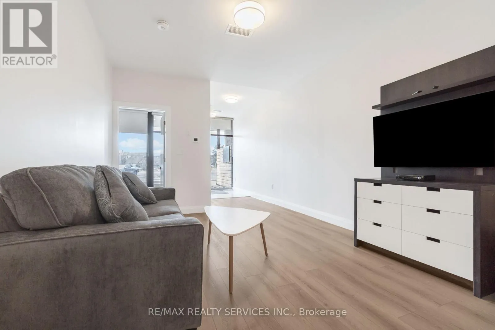 #6 - 30 DEAN PARK ROAD