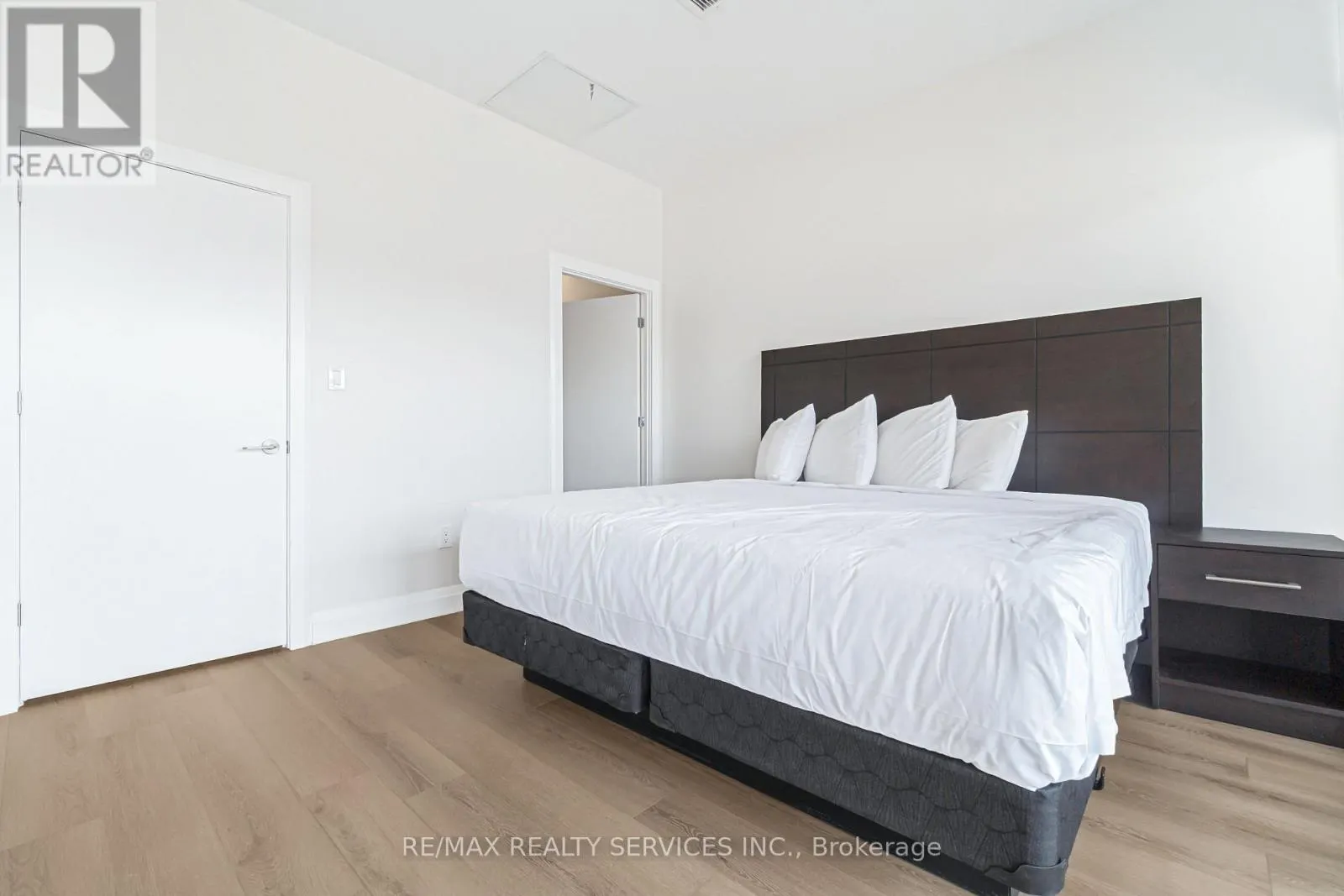 #6 - 30 DEAN PARK ROAD