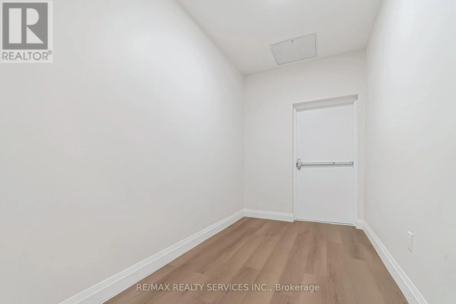 #6 - 30 DEAN PARK ROAD