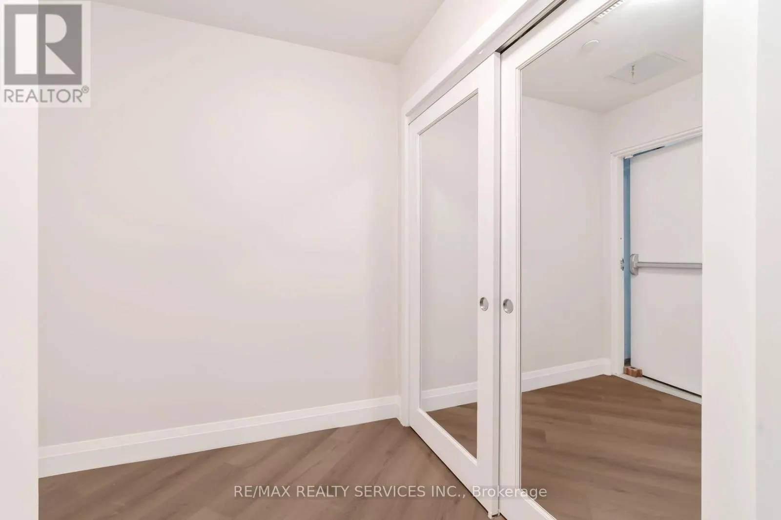 #7 - 30 DEAN PARK ROAD