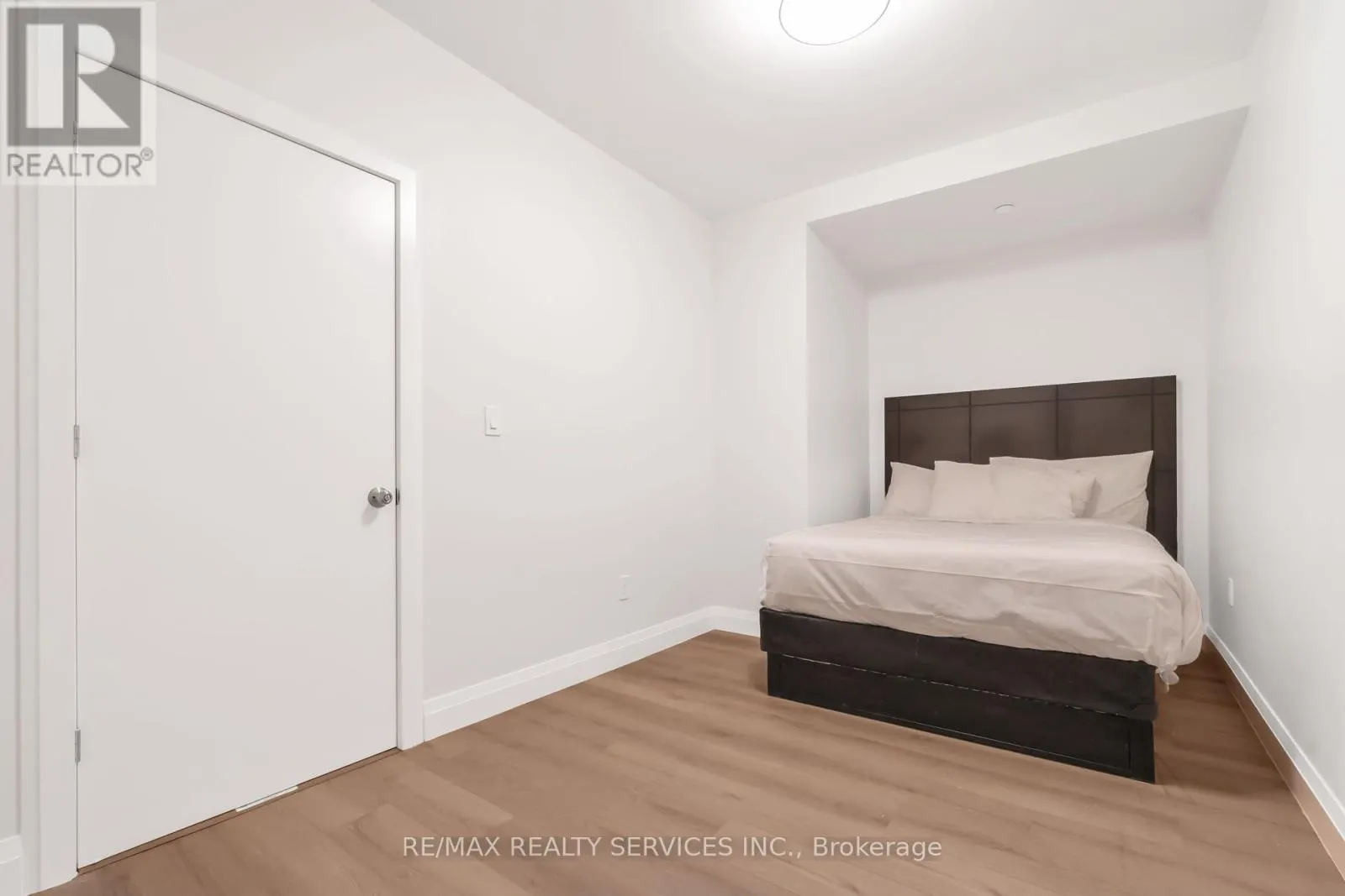 #7 - 30 DEAN PARK ROAD