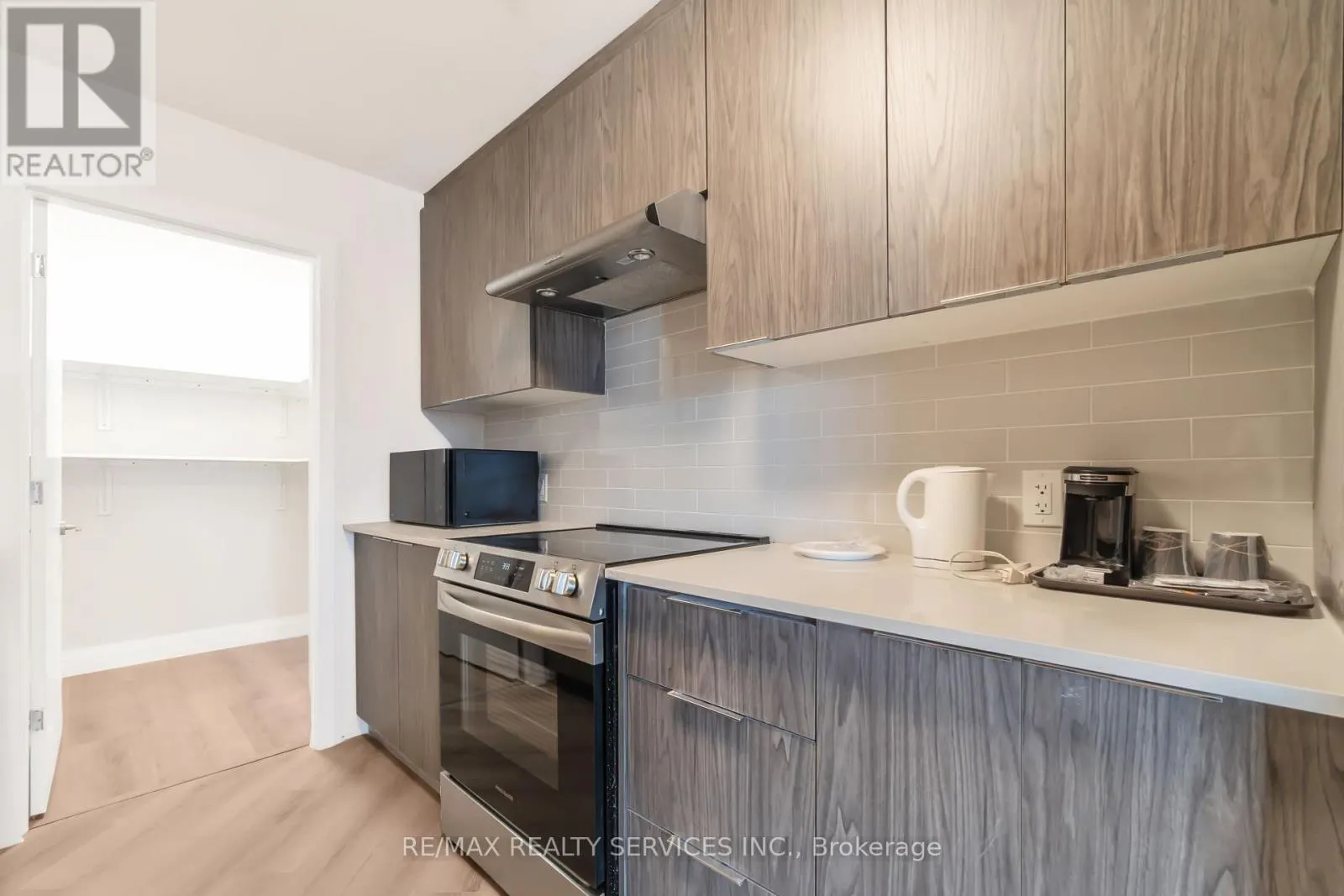 #7 - 30 DEAN PARK ROAD