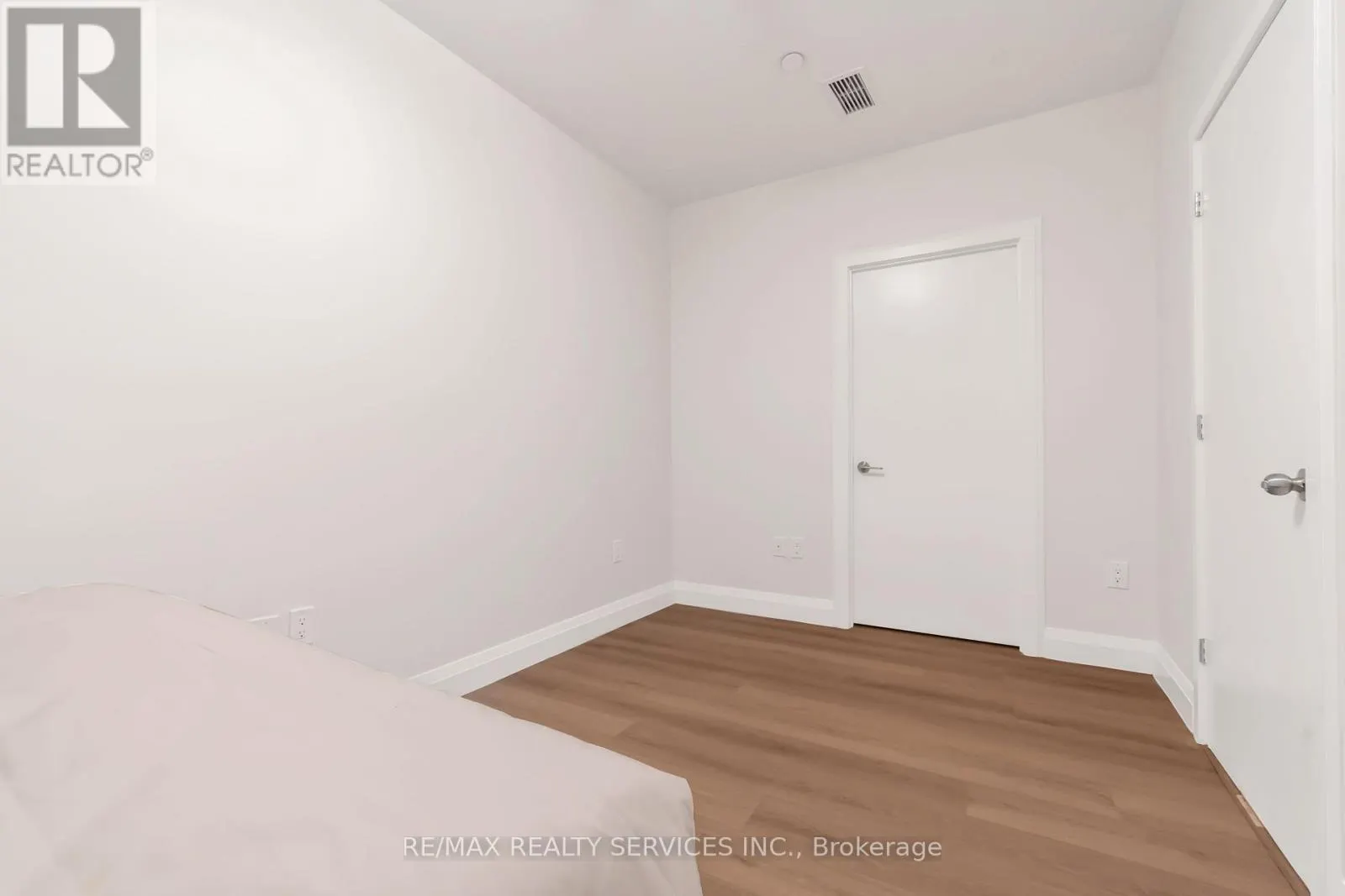 #7 - 30 DEAN PARK ROAD