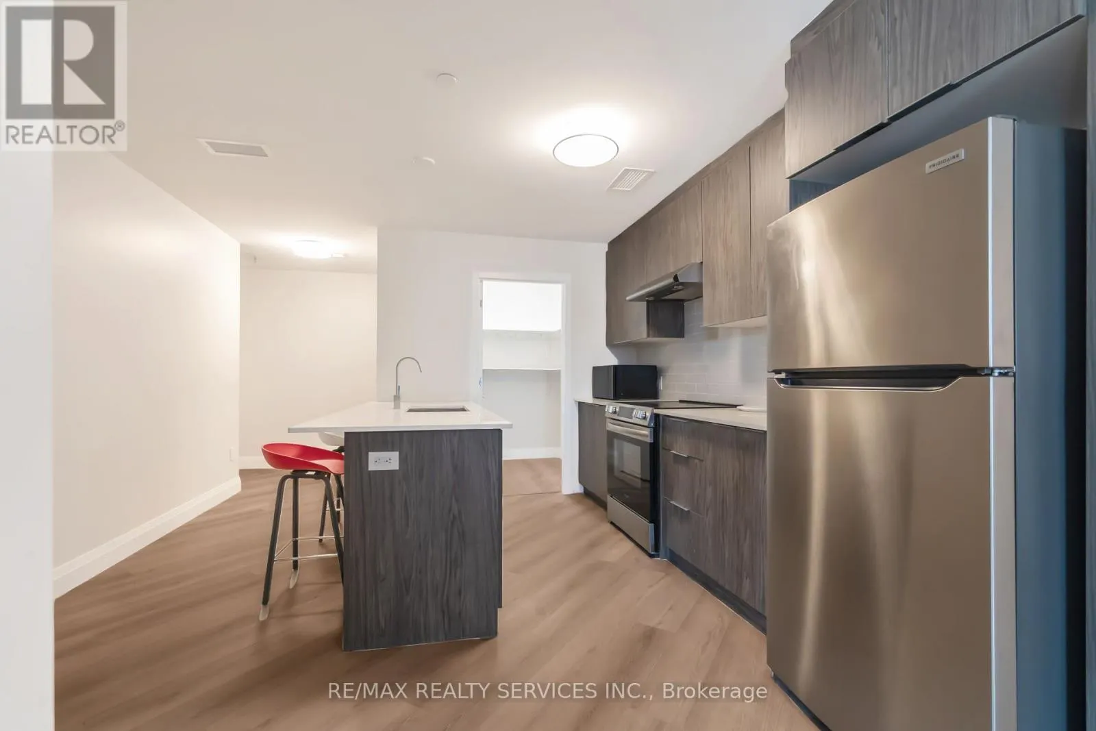 #7 - 30 DEAN PARK ROAD