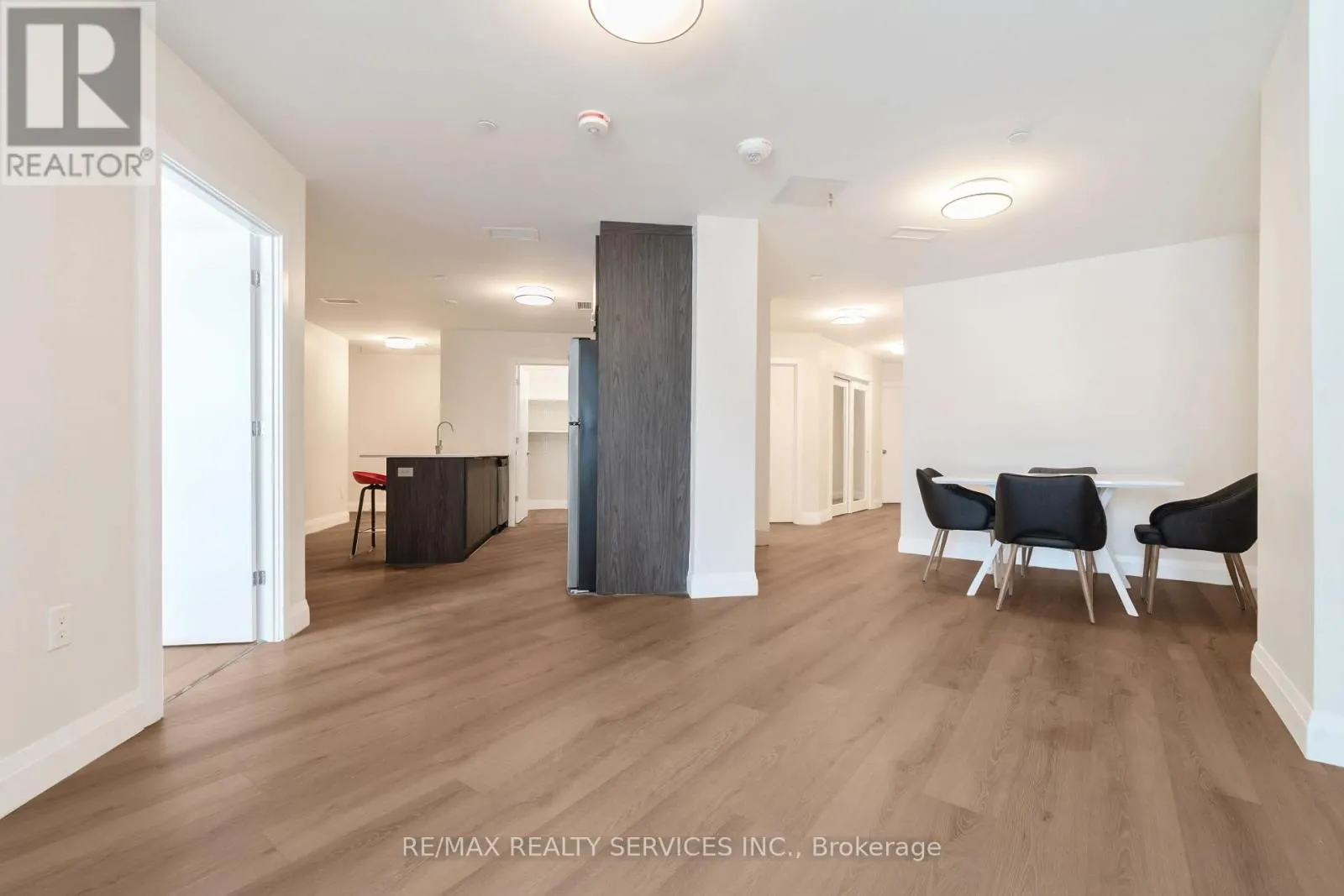 #7 - 30 DEAN PARK ROAD