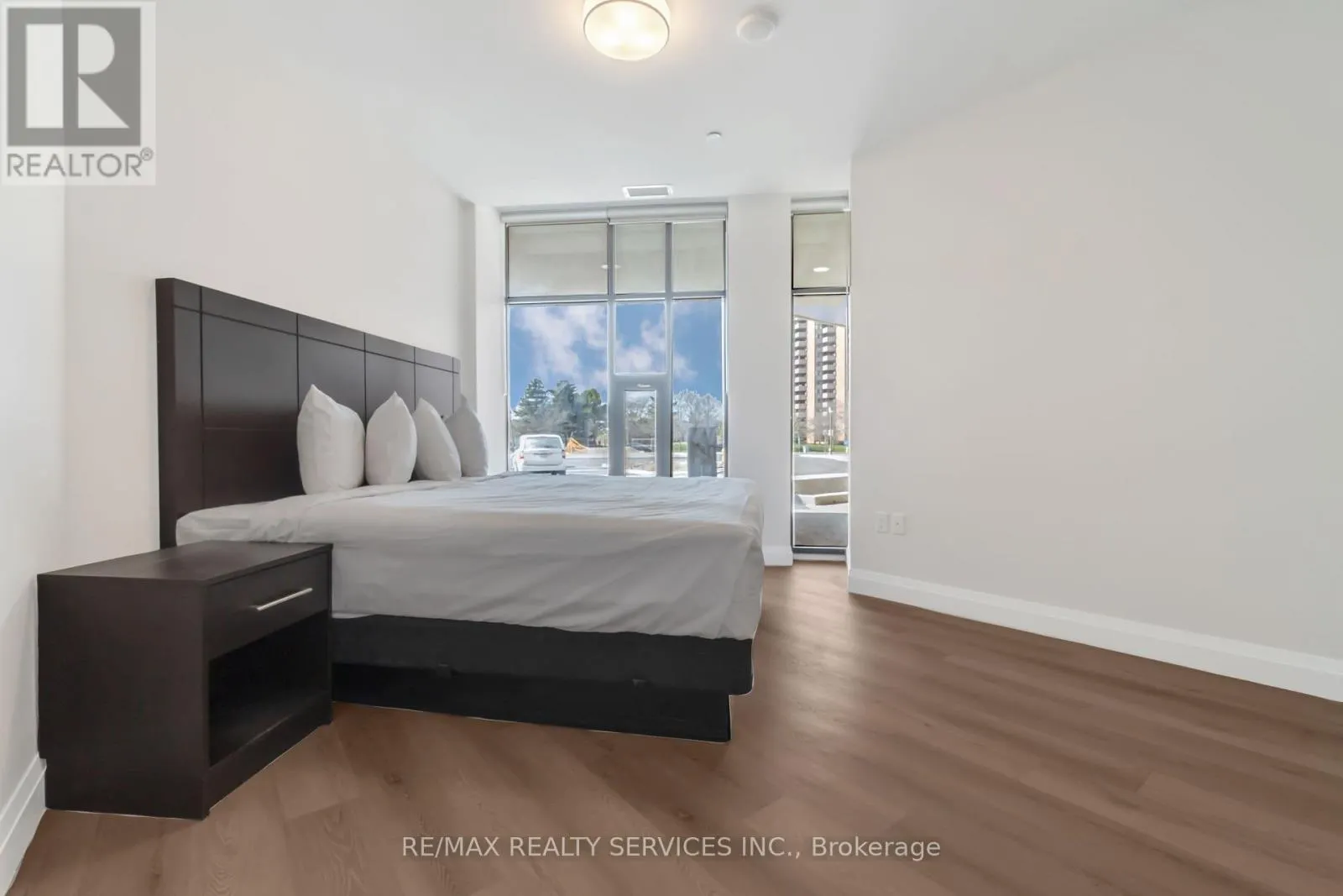 #7 - 30 DEAN PARK ROAD