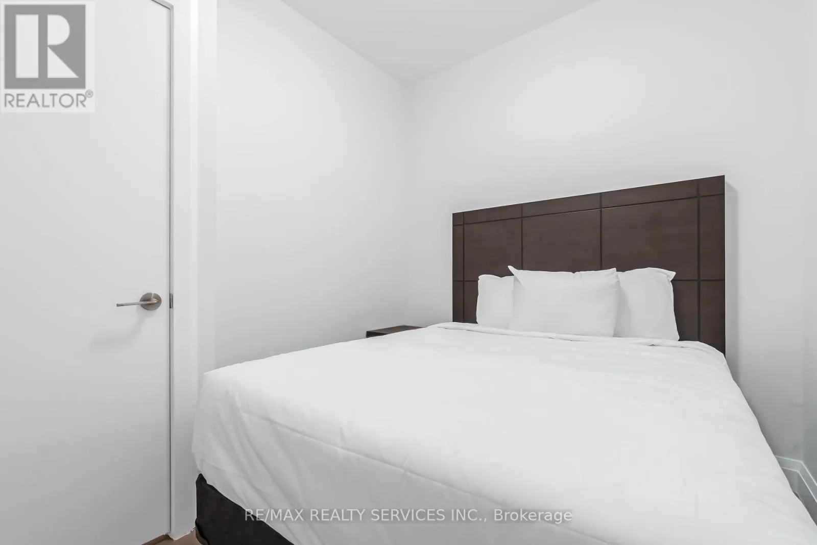 #8 - 30 DEAN PARK ROAD
