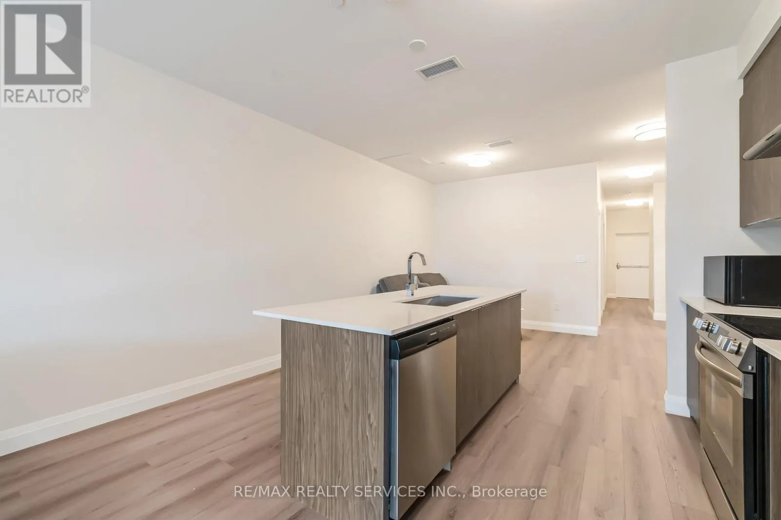 #8 - 30 DEAN PARK ROAD