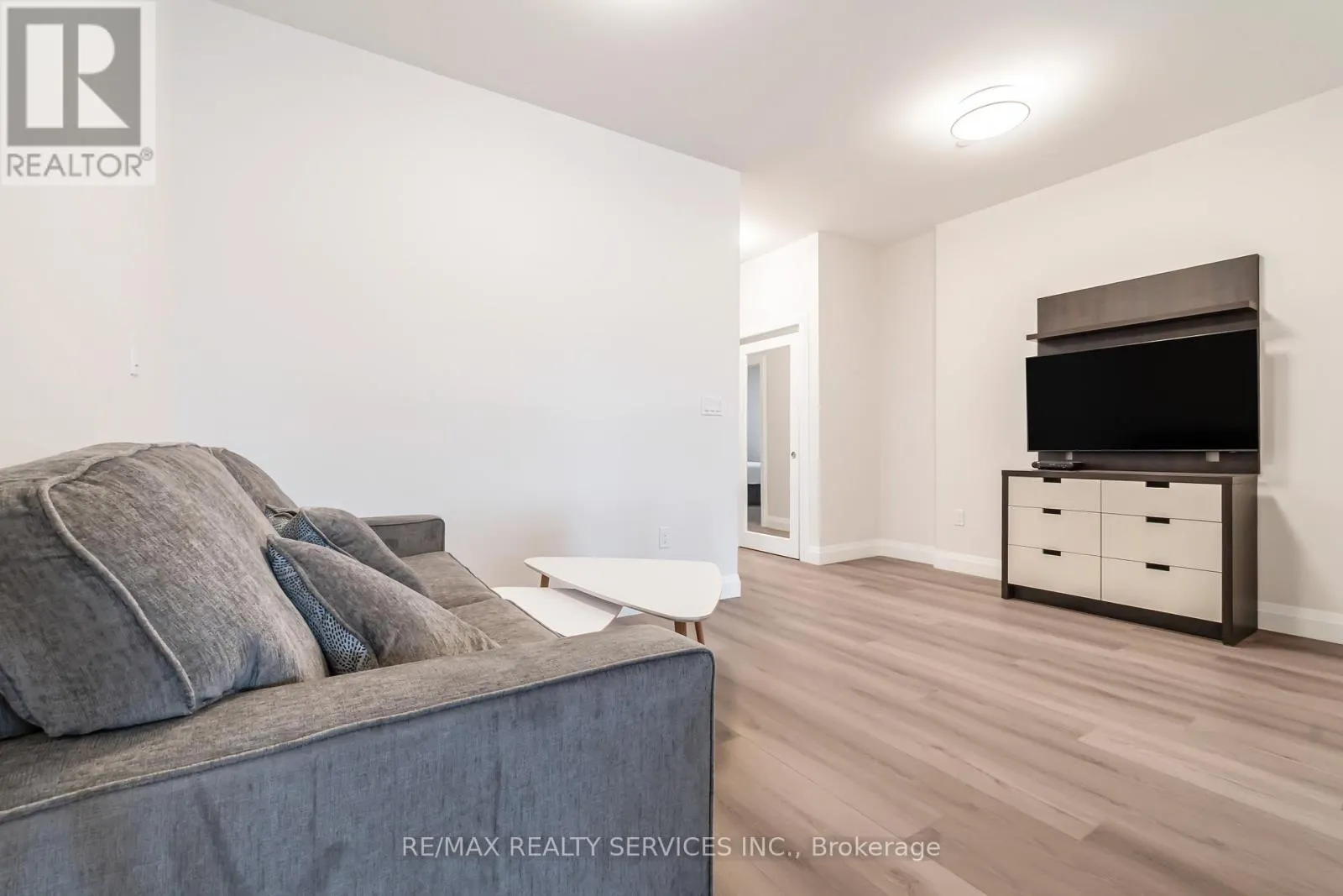 #8 - 30 DEAN PARK ROAD