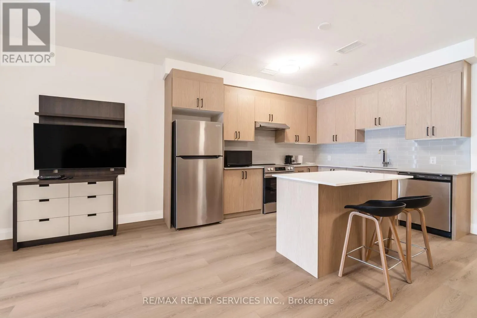 #9 - 30 DEAN PARK ROAD