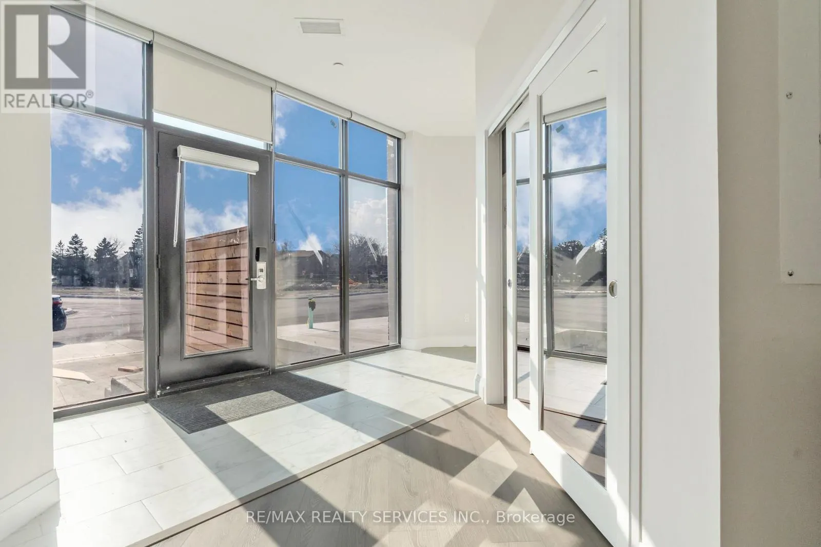 #10 - 30 DEAN PARK ROAD