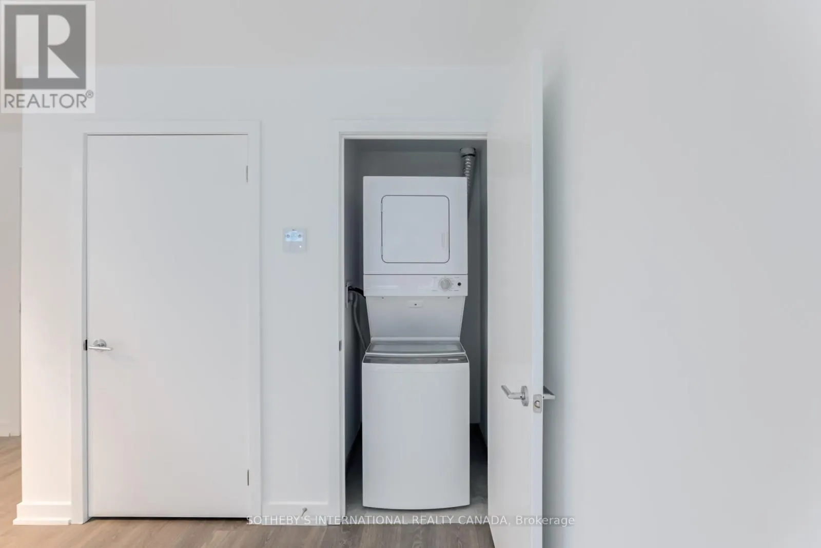 139 C - 1612 CHARLES STREET