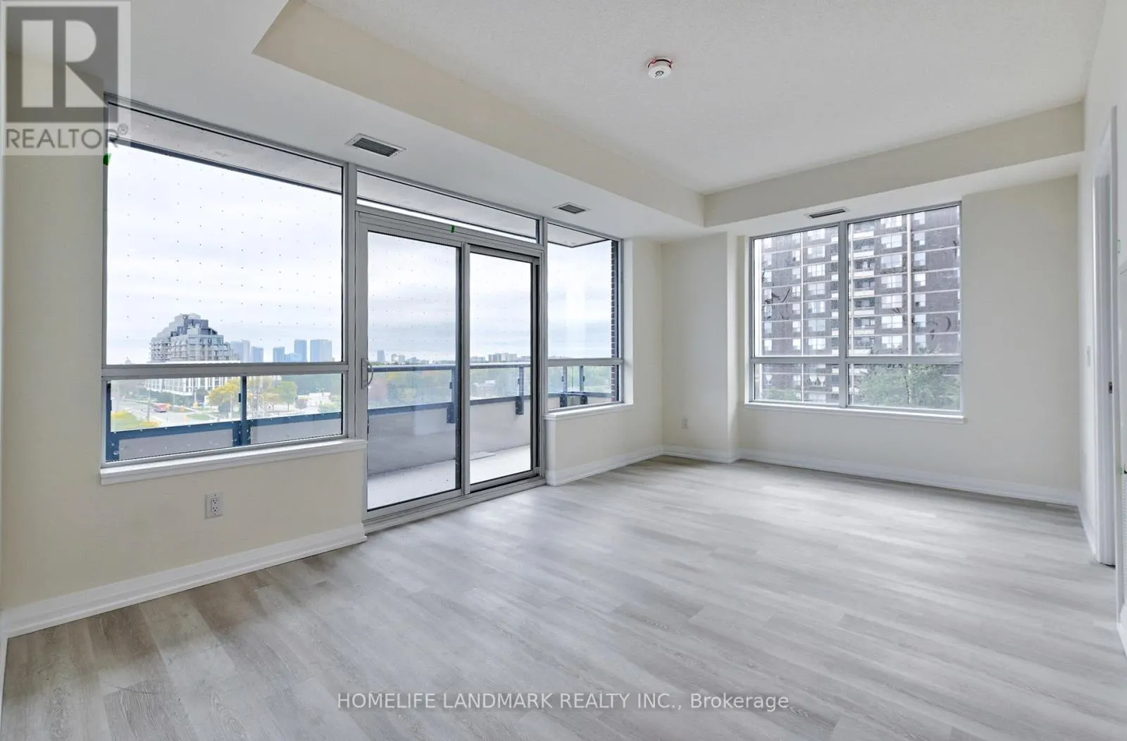 722 - 3270 SHEPPARD AVENUE E