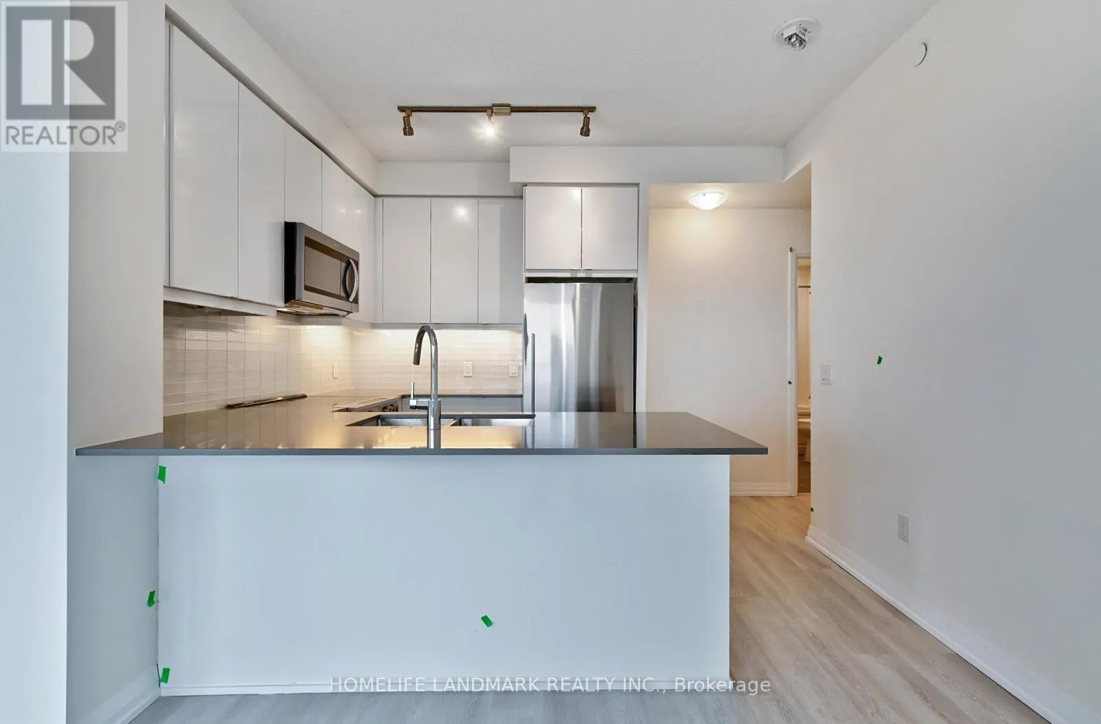 722 - 3270 SHEPPARD AVENUE E