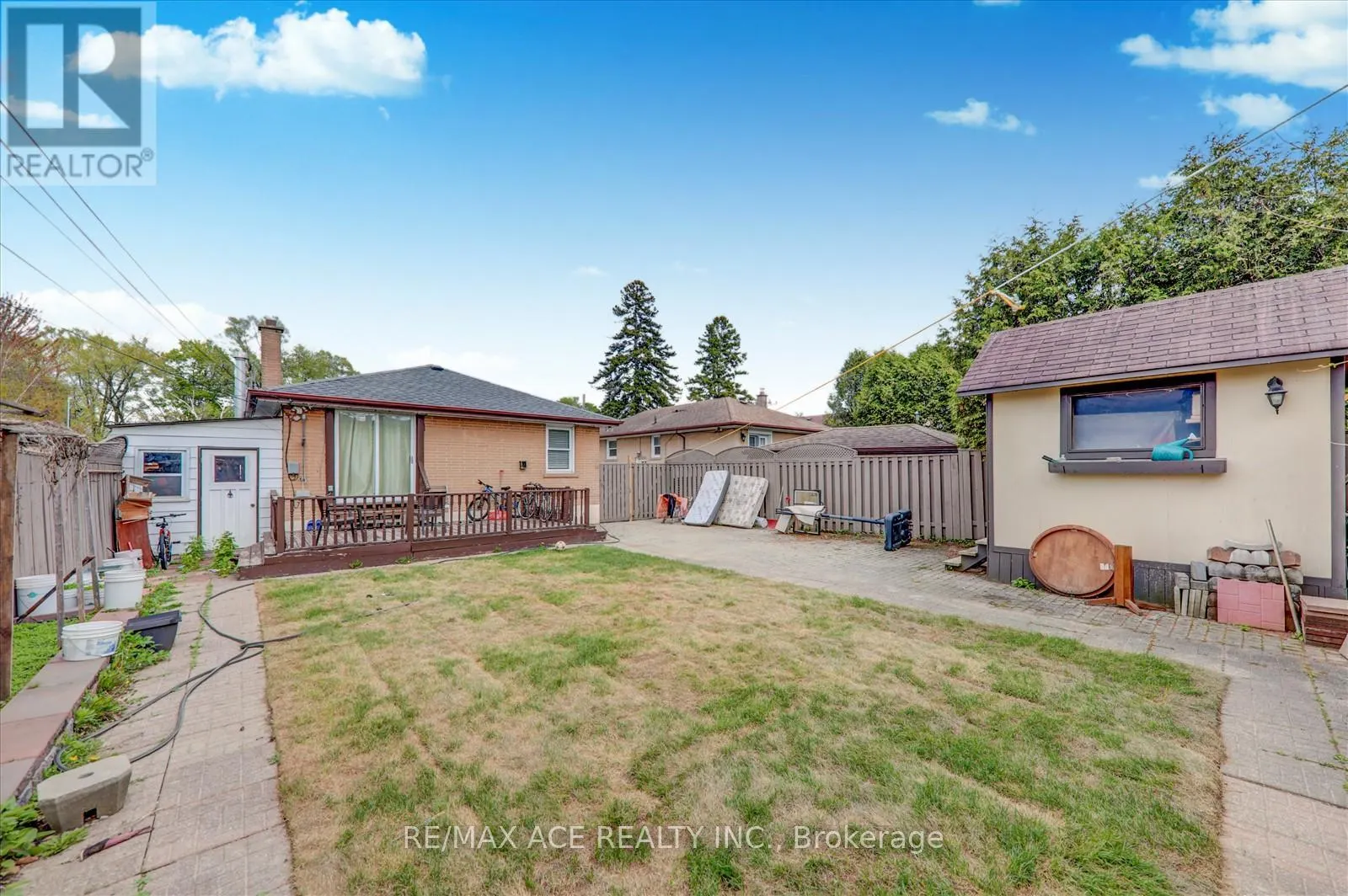 10 BLAKEMANOR BOULEVARD