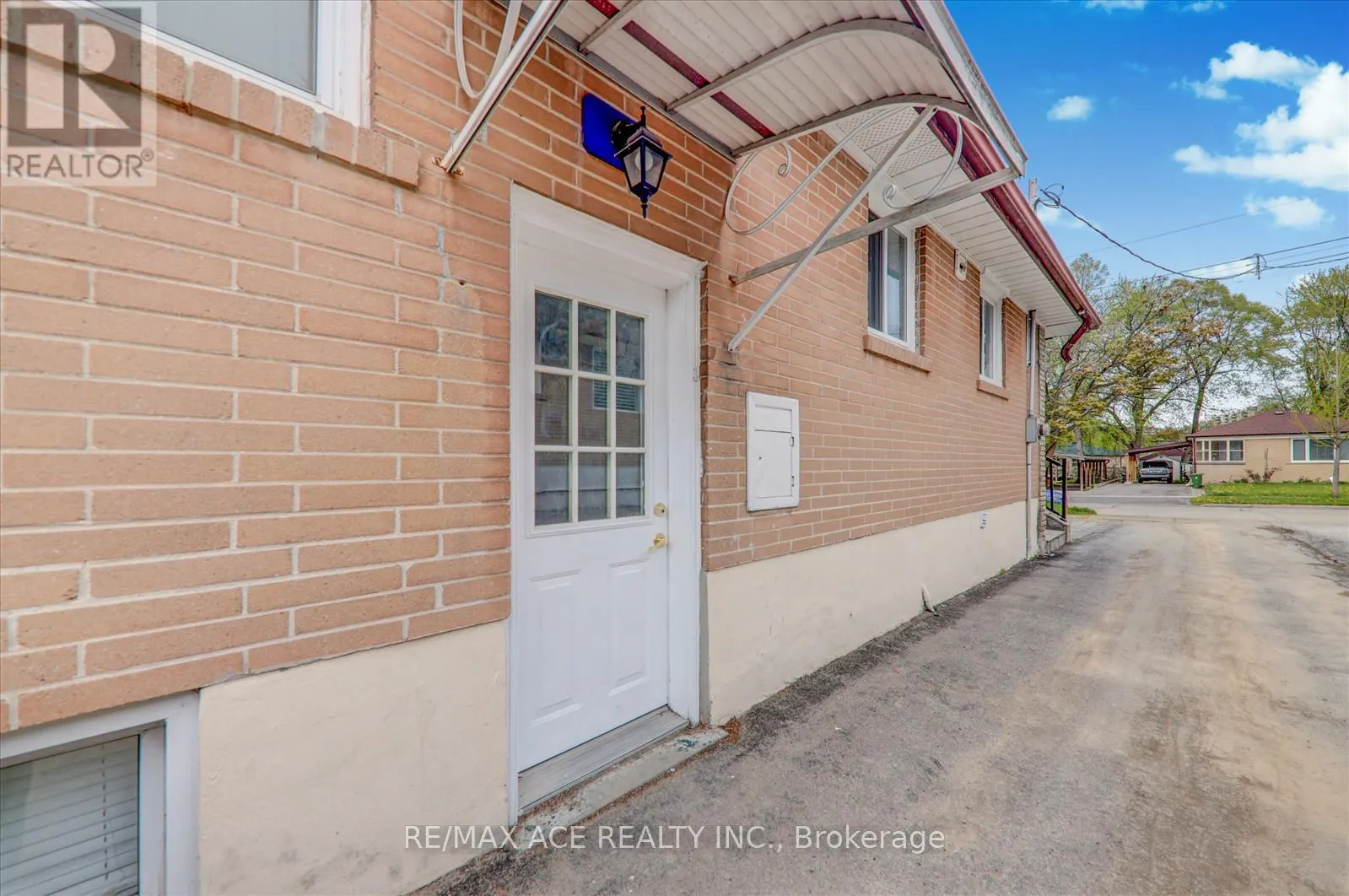 10 BLAKEMANOR BOULEVARD