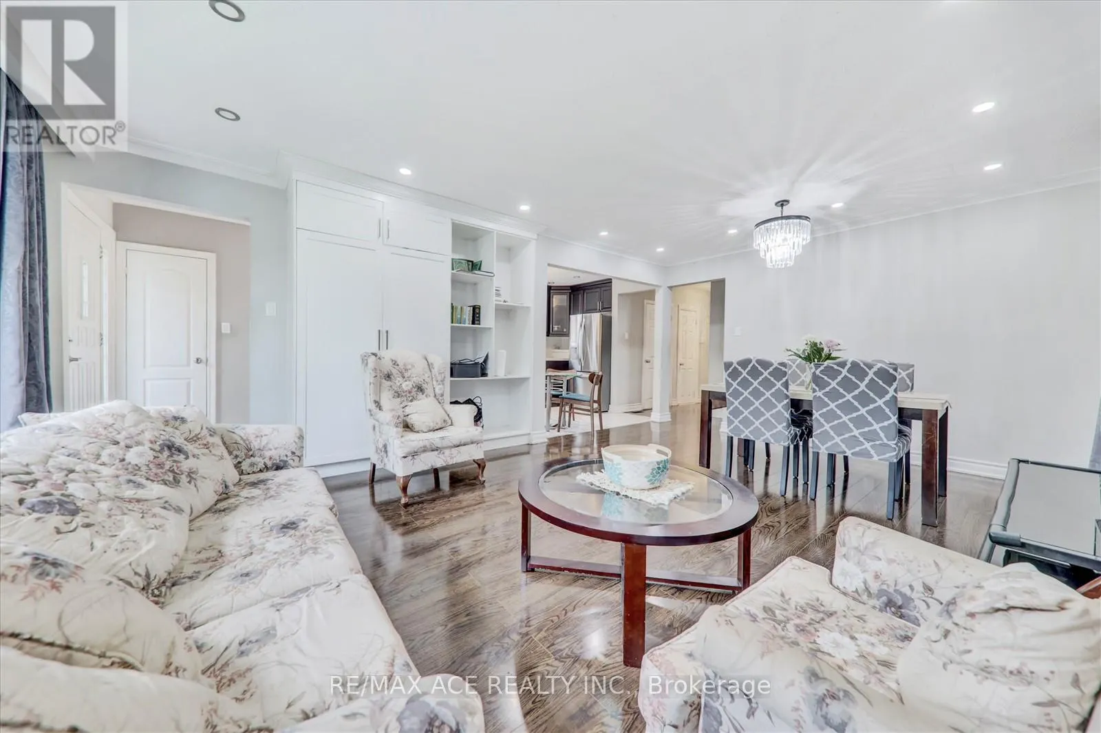 10 BLAKEMANOR BOULEVARD