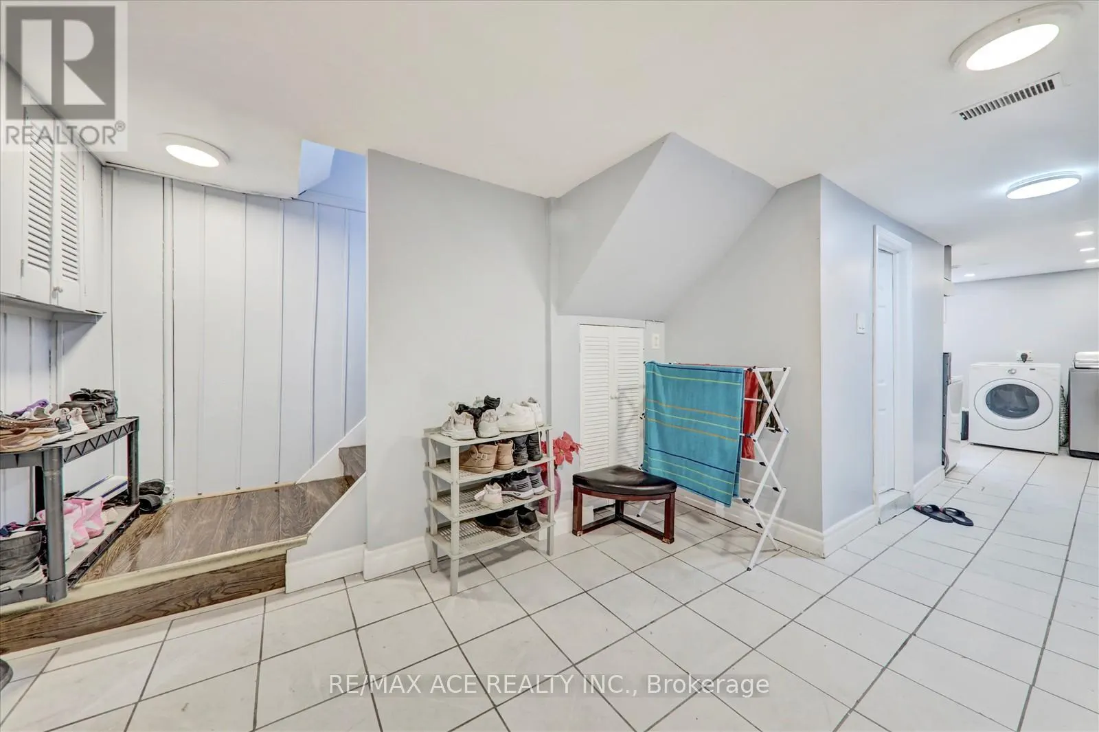 10 BLAKEMANOR BOULEVARD