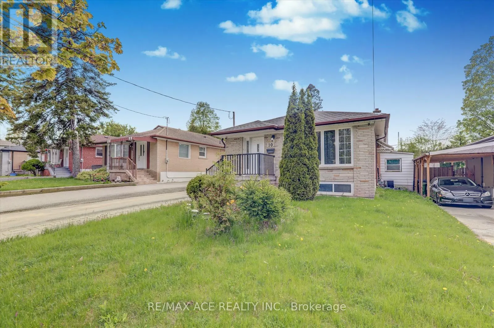 10 BLAKEMANOR BOULEVARD