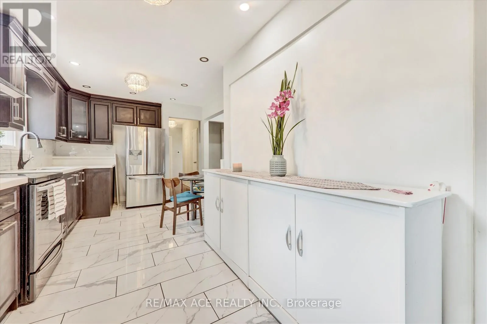 10 BLAKEMANOR BOULEVARD