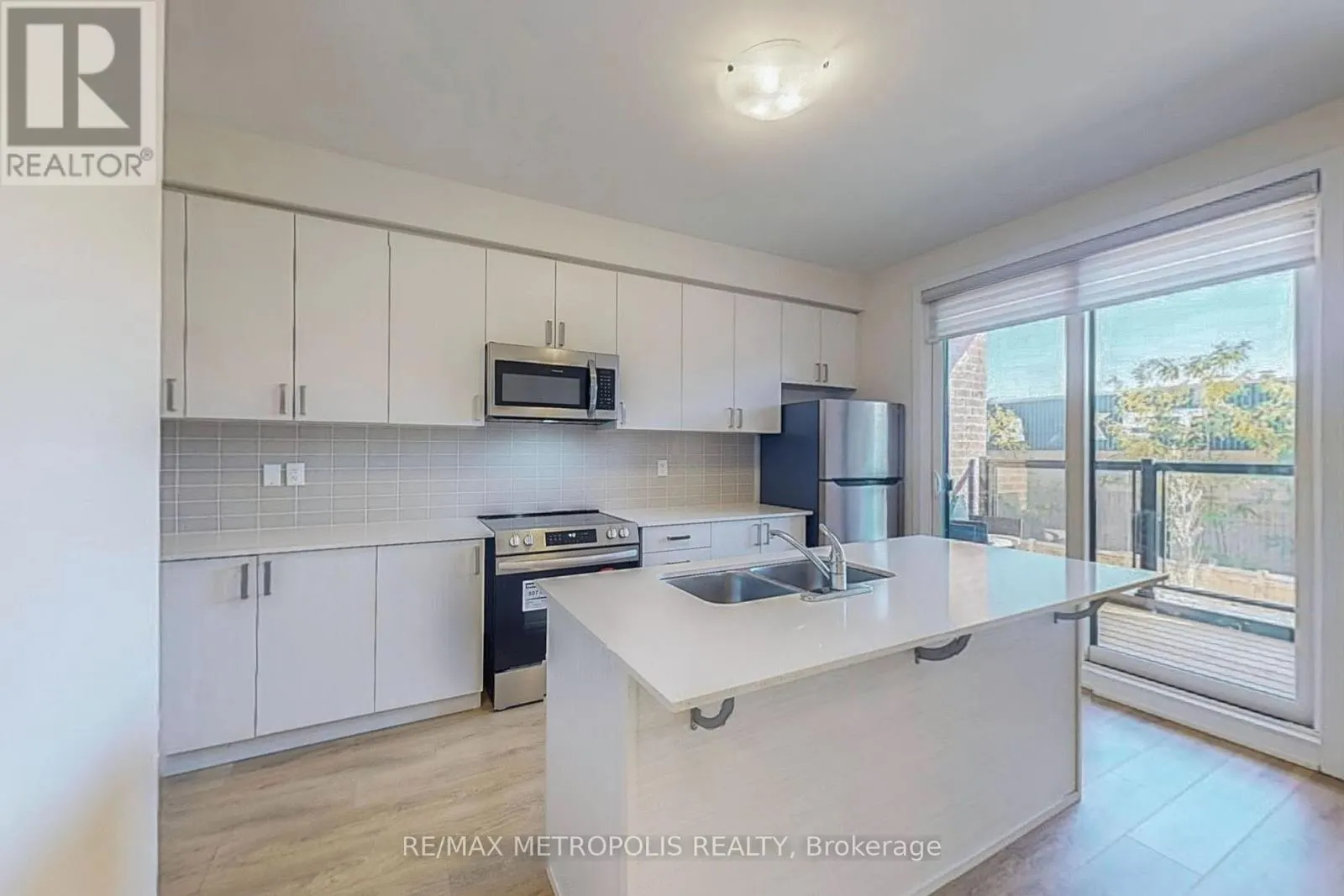 510 - 1865 PICKERING PARKWAY