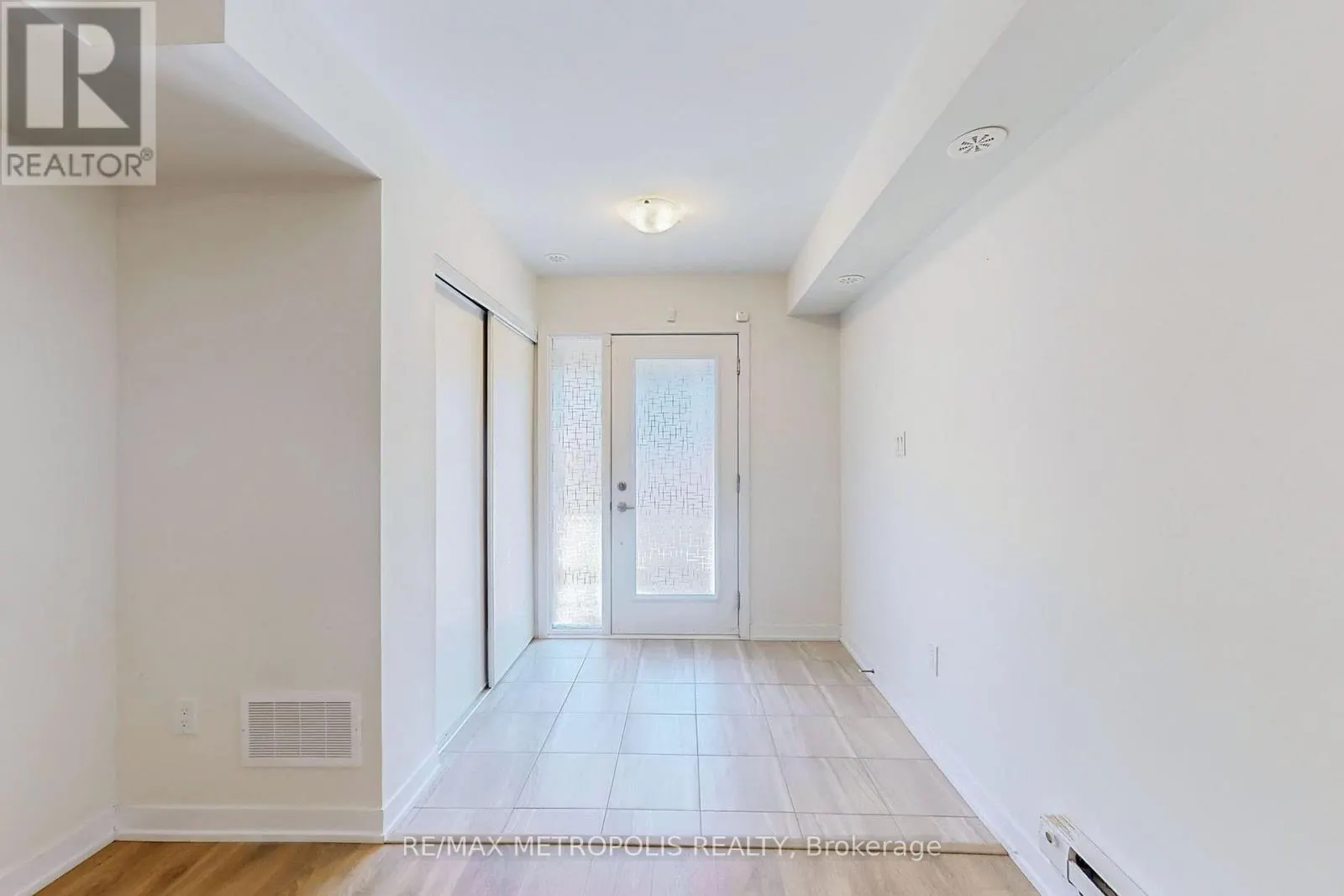 510 - 1865 PICKERING PARKWAY